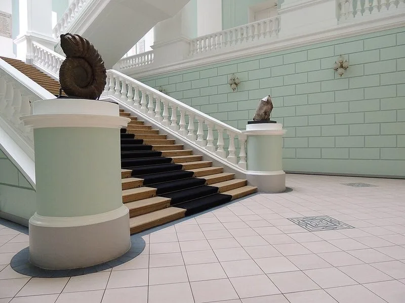 Fa&ccedil;ade du Mus&eacute;e de g&eacute;ologie Tchernyshev, prospect Sredny, &icirc;le Vassilievski, Saint-P&eacute;tersbourg