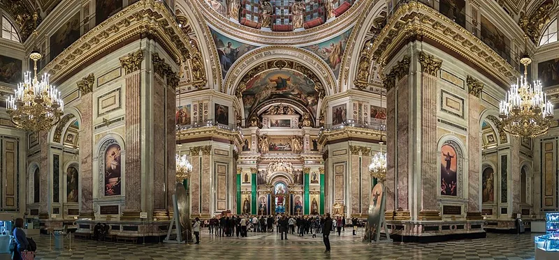 Int&eacute;rieur de la cath&eacute;drale Saint-Isaac, mosa&iuml;ques et colonnes de malachite
