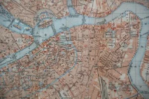 Plan ancien de Saint-P&eacute;tersbourg du XIXe si&egrave;cle - expansion urbaine et canaux