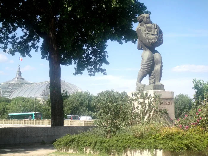Sculpture d'Ossip Zadkine, sculpteur cubiste russe &agrave; Paris